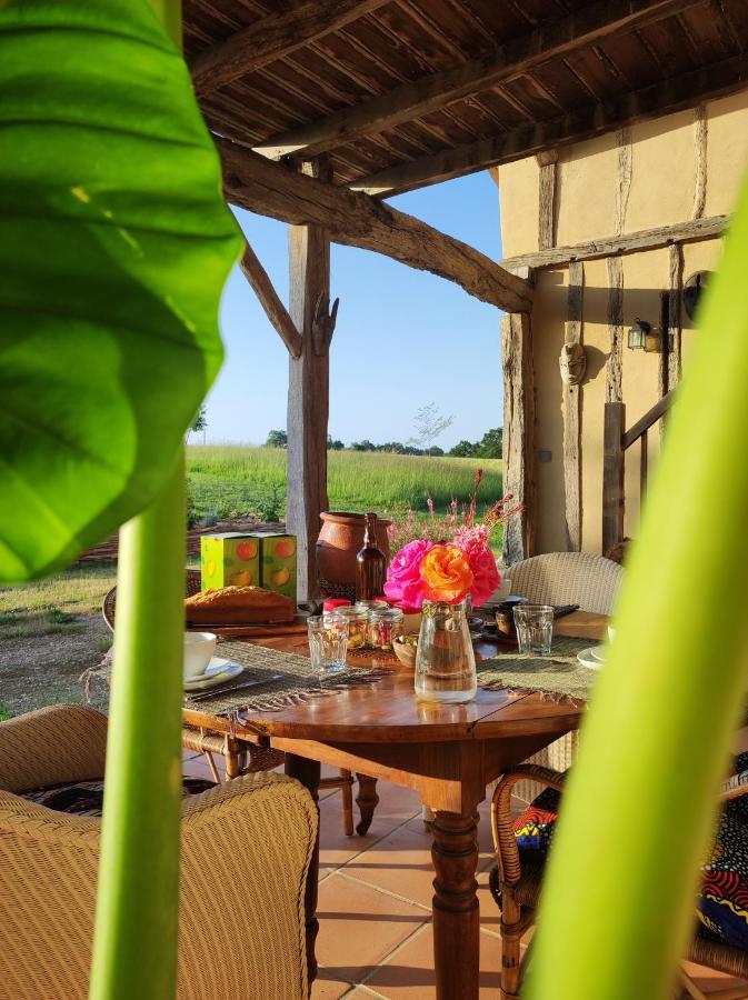 Ferme Ahoco Chambre D'Hotes Residence D'Artistes Lavit 外观 照片